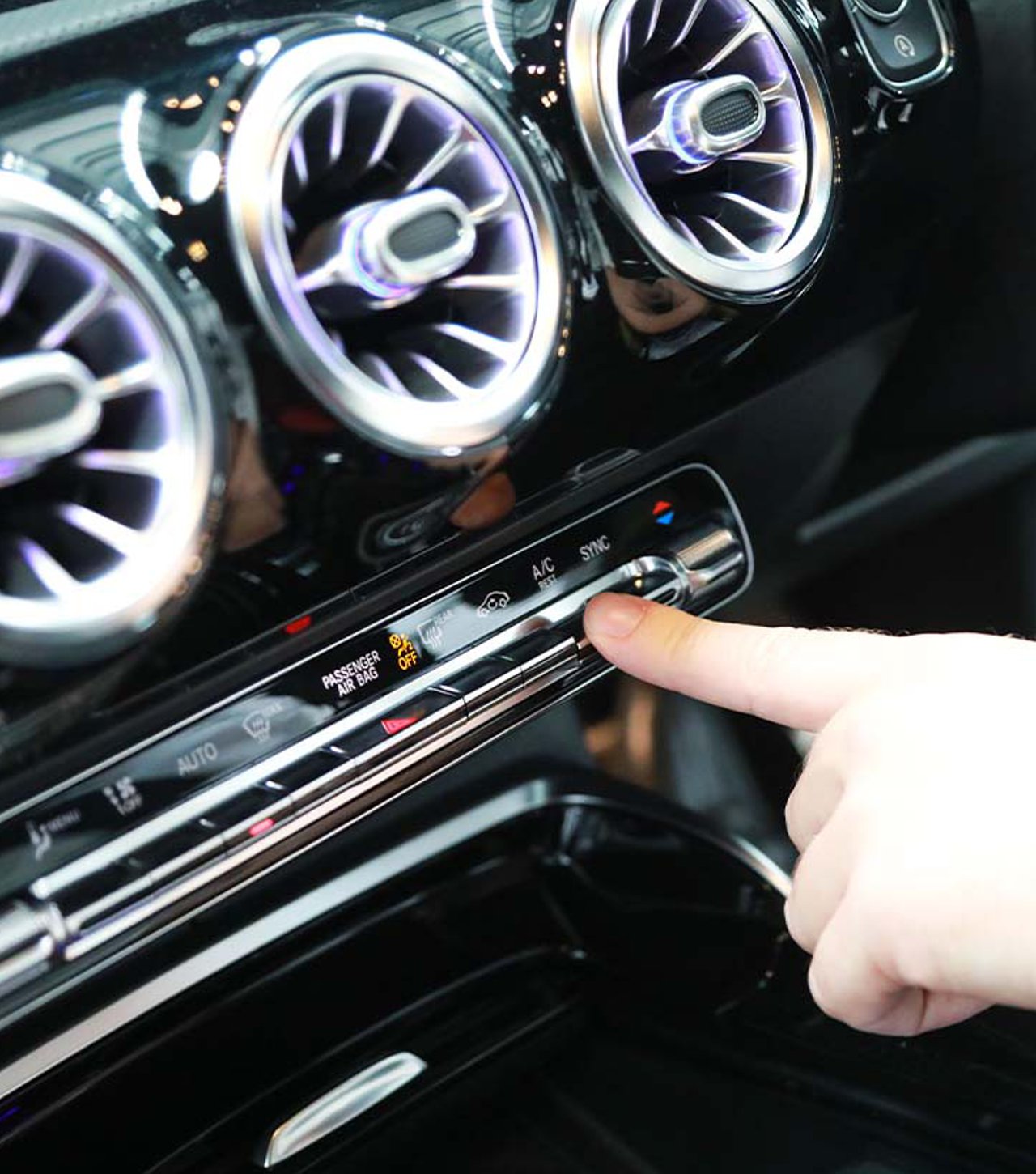 Cairns car aircon regas